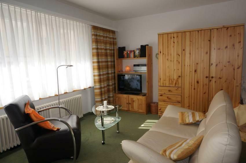 Paradies 016 Apartemen