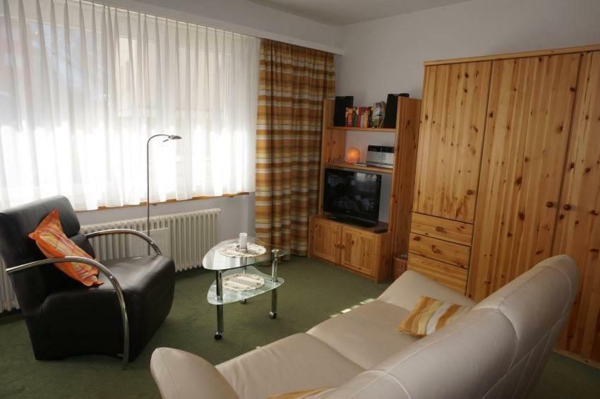 Paradies 016 Apartemen *