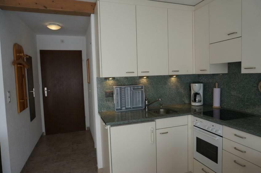 Apartemen Paradies 016